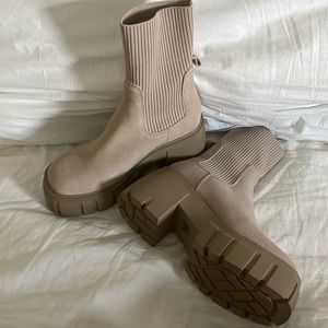 Steve Madden Women’s Hutch San Suede Platform Boots | Size 8.5 | Never worn